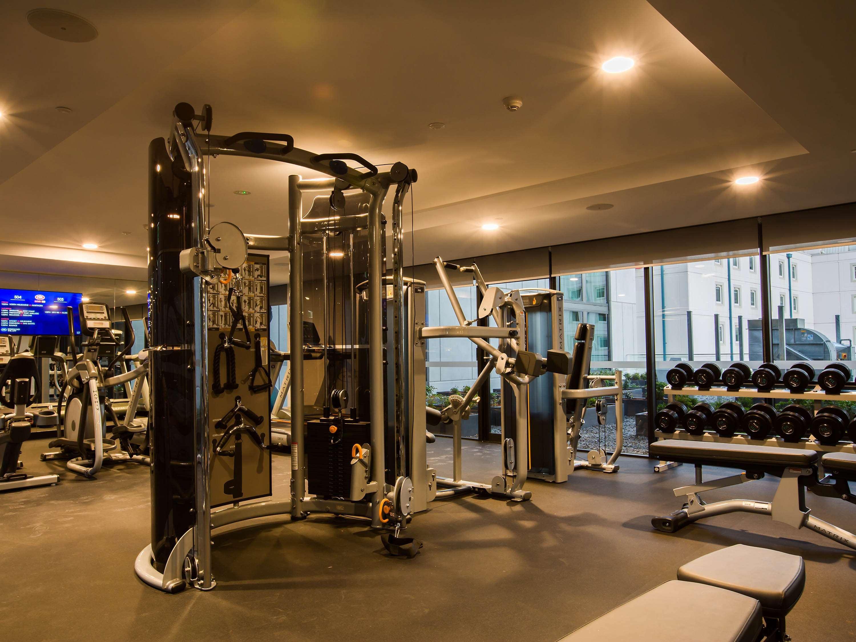 Pullman Sydney Airport Hotel Kültér fotó The gym at the hotel
